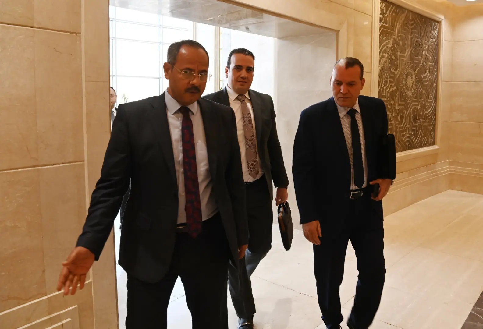 بدء فعاليات اللجنة الفرعية لإعداد مسودة مشروع قانون الإدارة المحلية الجديد - 1000661056