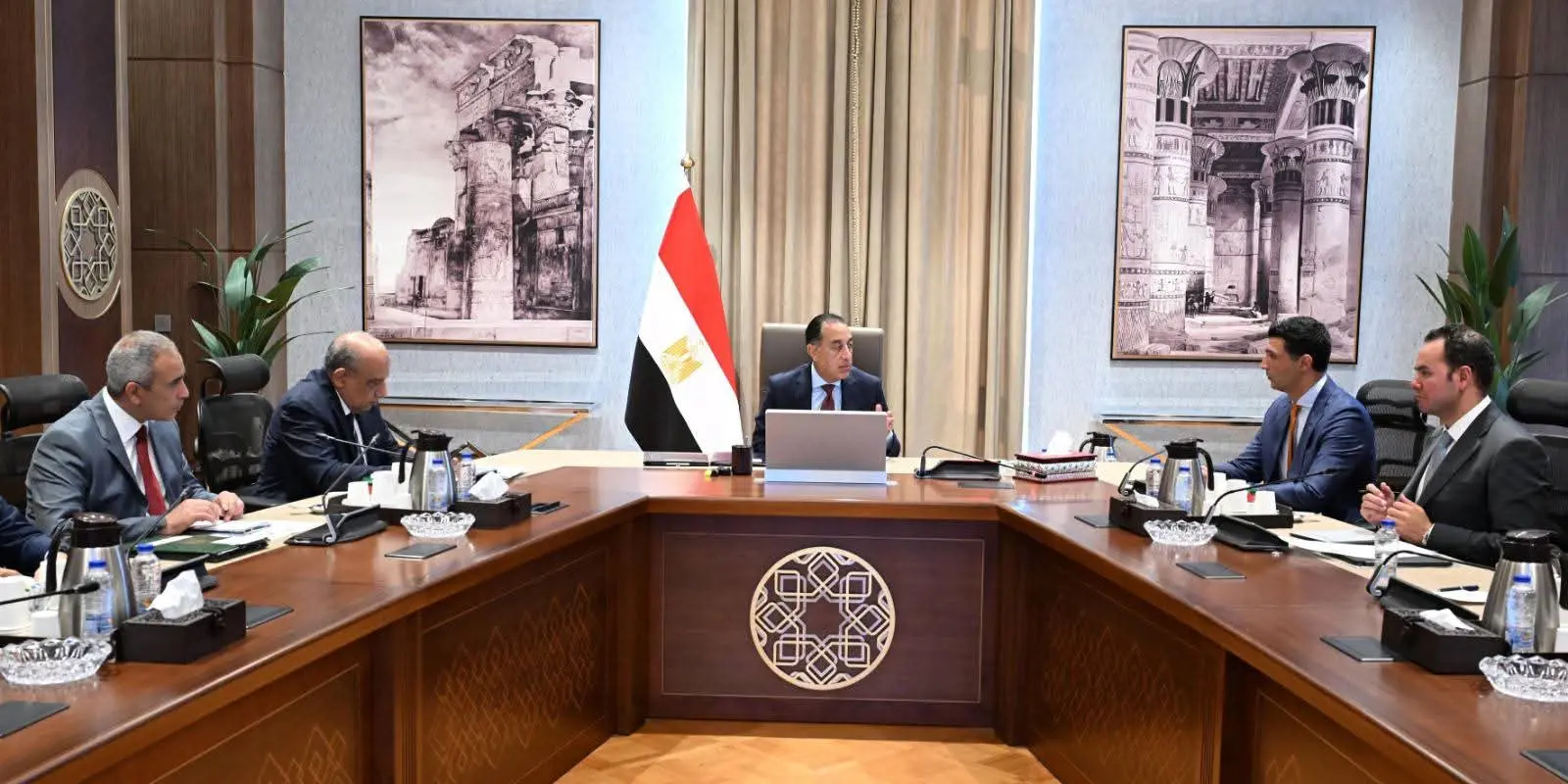 رئيس الوزراء يكلف بالانتهاء من الصورة النهائية لمبادرة الطاقة الشمسية - 1000663186