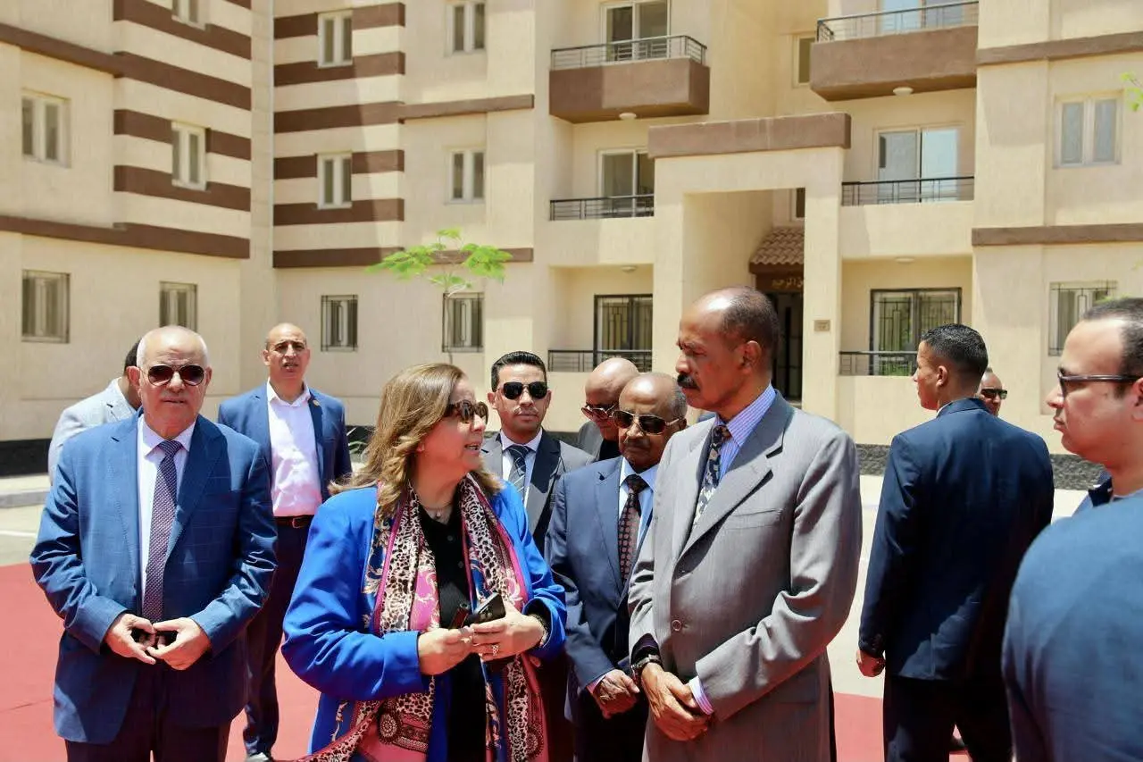 الرئيس الإريتري يزور وحدات المبادرة الرئاسية "سكن لكل المصريين" بمدينة حدائق العاصمة