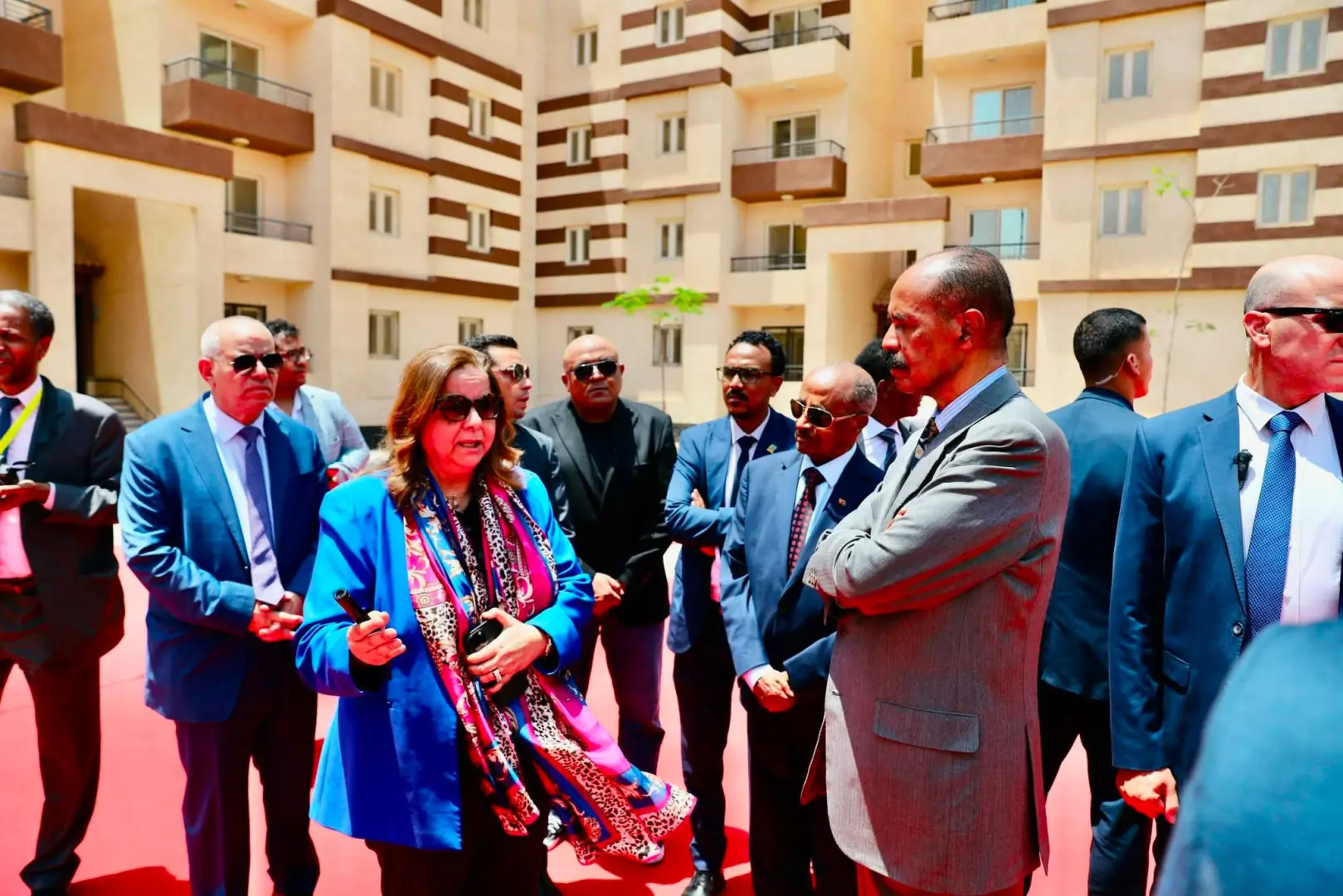 الرئيس الإريتري يزور وحدات المبادرة الرئاسية "سكن لكل المصريين" بمدينة حدائق العاصمة