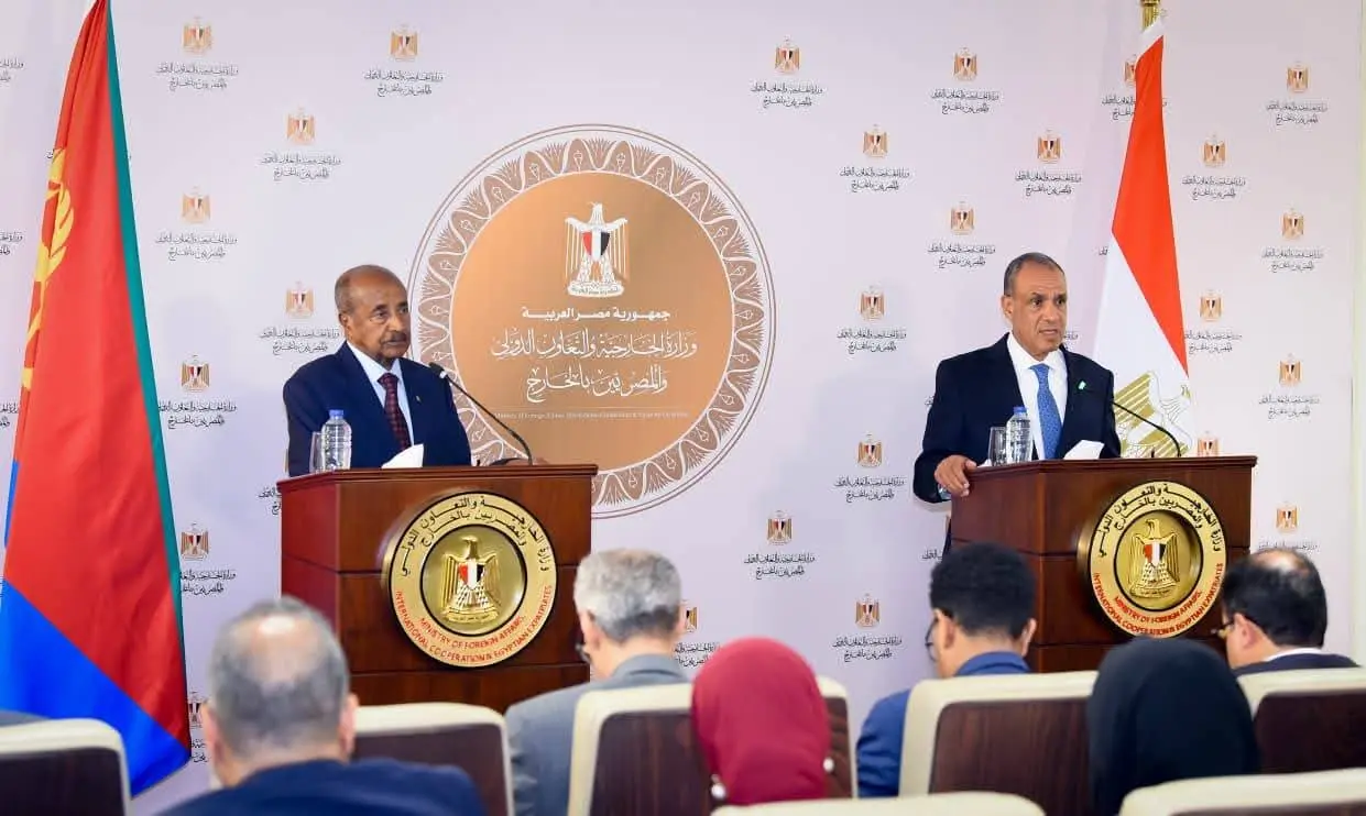 وزير الخارجية يبحث مع نظيره الإريتري تعزيز الشراكة الاستراتيجية والتنسيق الإقليمي