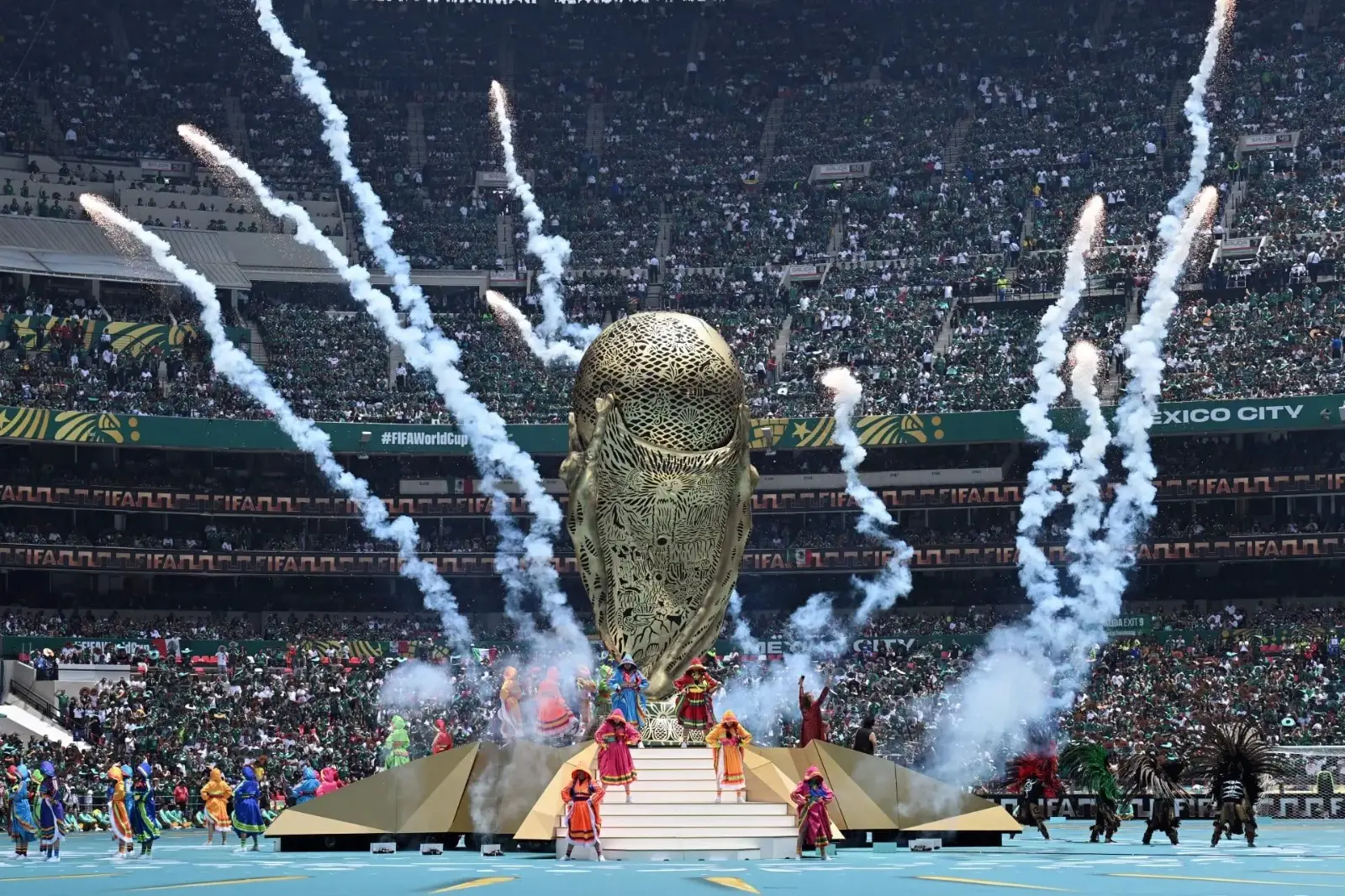 افتتاح مونديال 2022 و2026.. الفارق شاسع