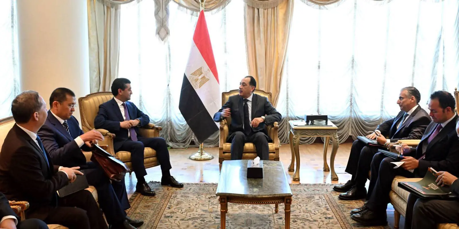 رئيس الوزراء يستقبل وزير خارجية أوزبكستان