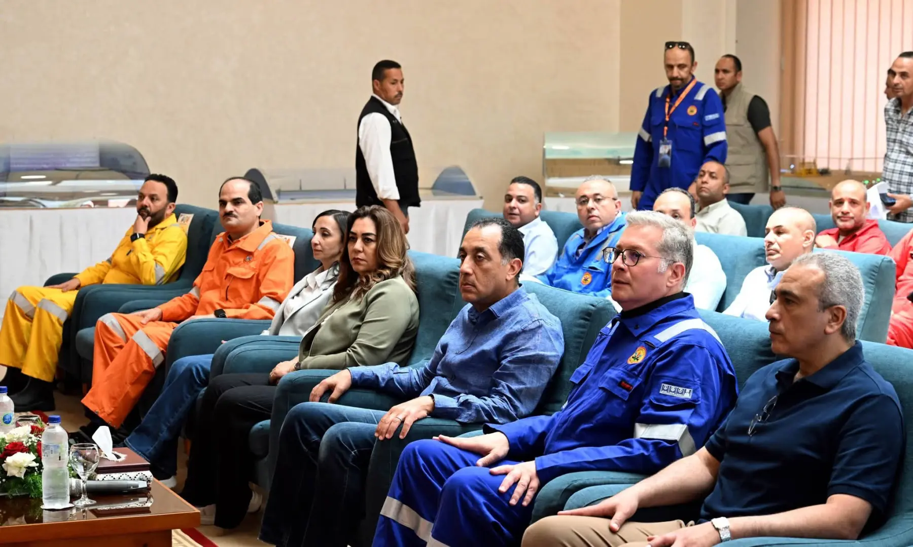 رئيس الوزراء يتفقد مواقع إنتاج الغاز الطبيعي بمنطقة غرب الدلتا العميقة