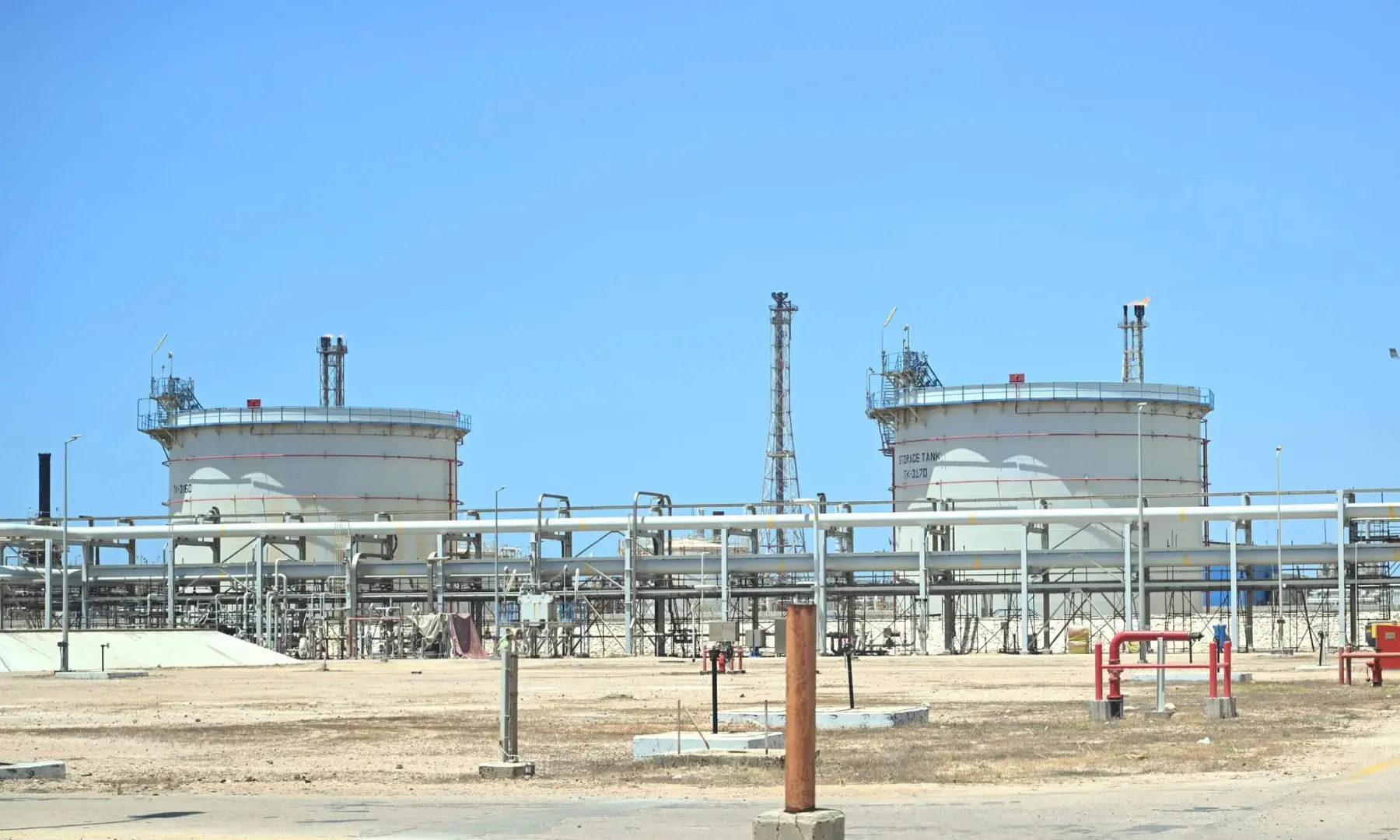 رئيس الوزراء يتفقد مواقع إنتاج الغاز الطبيعي بمنطقة غرب الدلتا العميقة