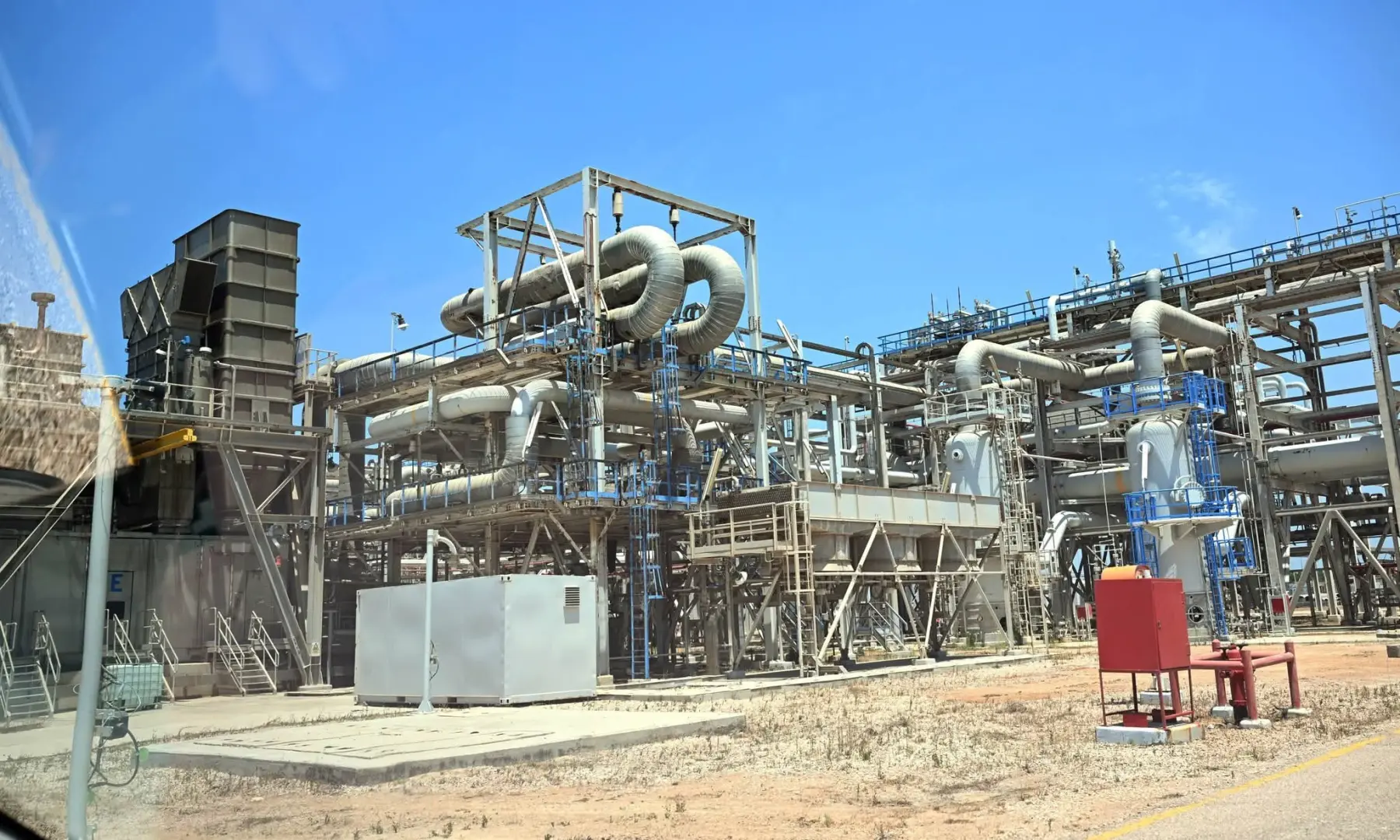 رئيس الوزراء يتفقد مواقع إنتاج الغاز الطبيعي بمنطقة غرب الدلتا العميقة