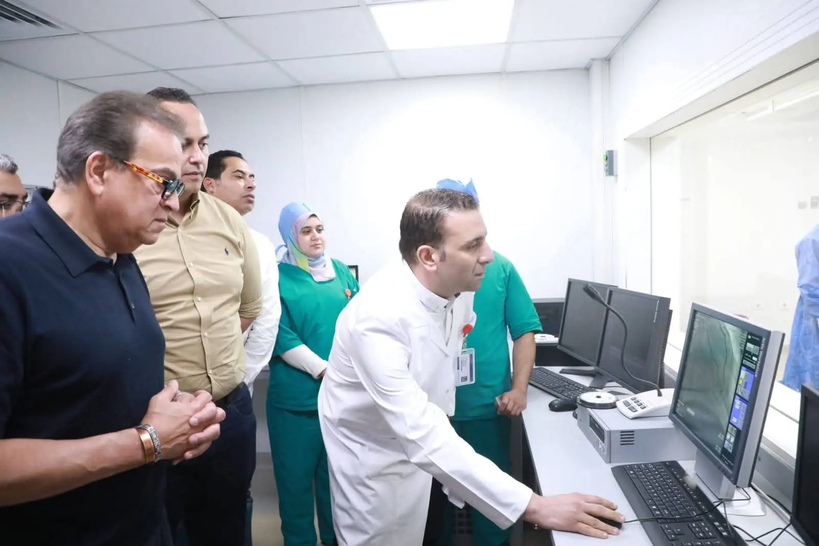 وزير الصحة يتابع استعدادات بدء التشغيل التجريبي لمنظومة التأمين الصحي الشامل بمحافظة المنيا