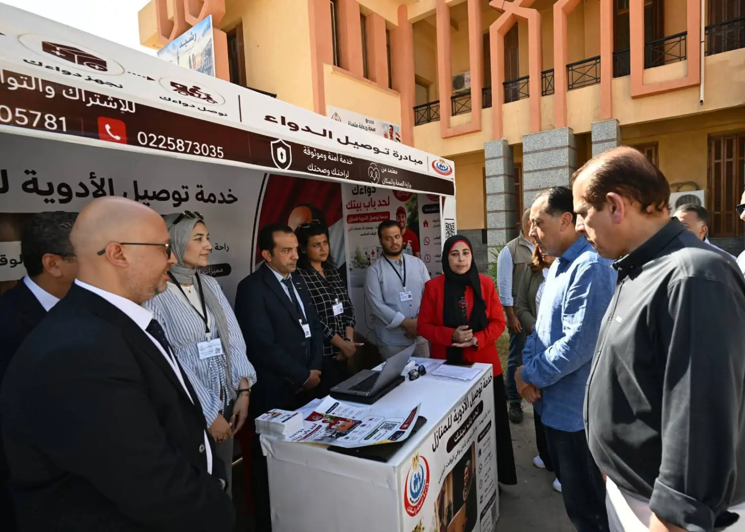 رئيس الوزراء يتفقد مستشفى رشيد المركزي