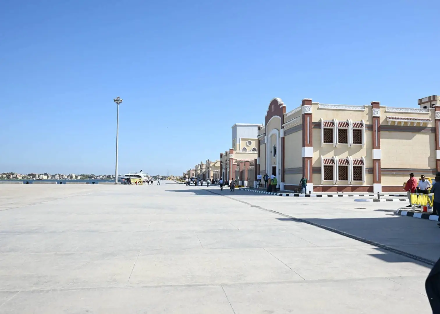 رئيس الوزراء يتفقد أعمال تطوير ميناء رشيد بتكلفة استثمارية تصل إلى 600 مليون جنيه