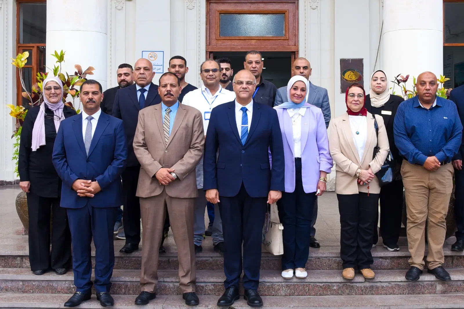 محافظ الإسكندرية يزور مستشفى الطلبة بسبورتنج ويهنئ المرضى والأطقم الطبية بعيد الأضحى المبارك
