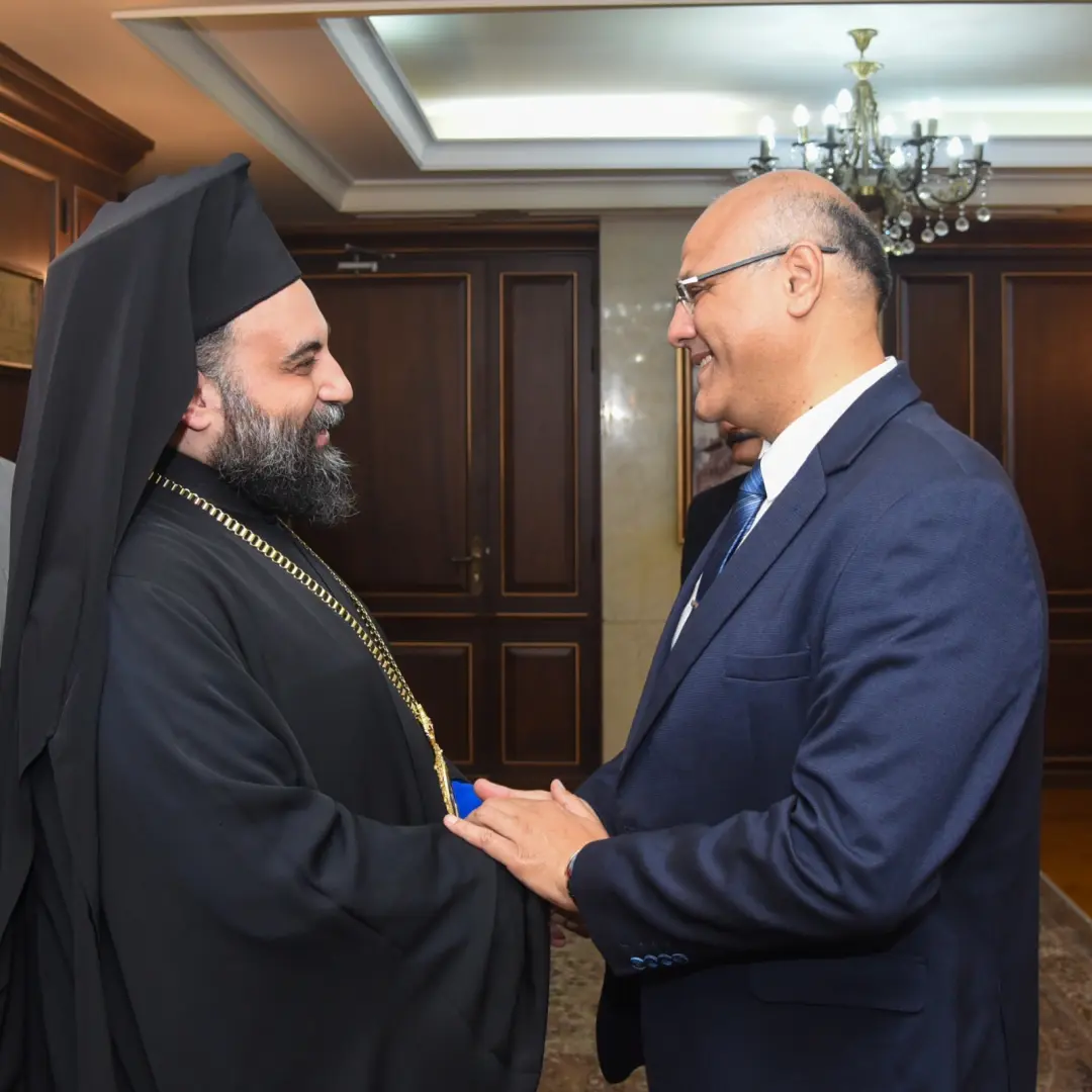 محافظ الإسكندرية يستقبل عددًا من القيادات التنفيذية والأمنية لتبادل التهاني بعيد الأضحى المبارك - 1000674954