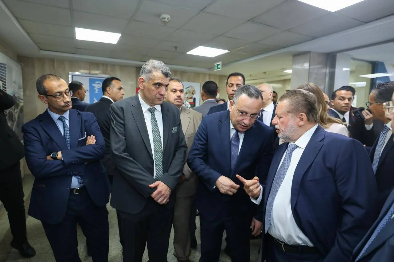 محافظ البنك المركزي ووزير التعليم العالي يفتتحان تطويرات المعهد القومي للأورام