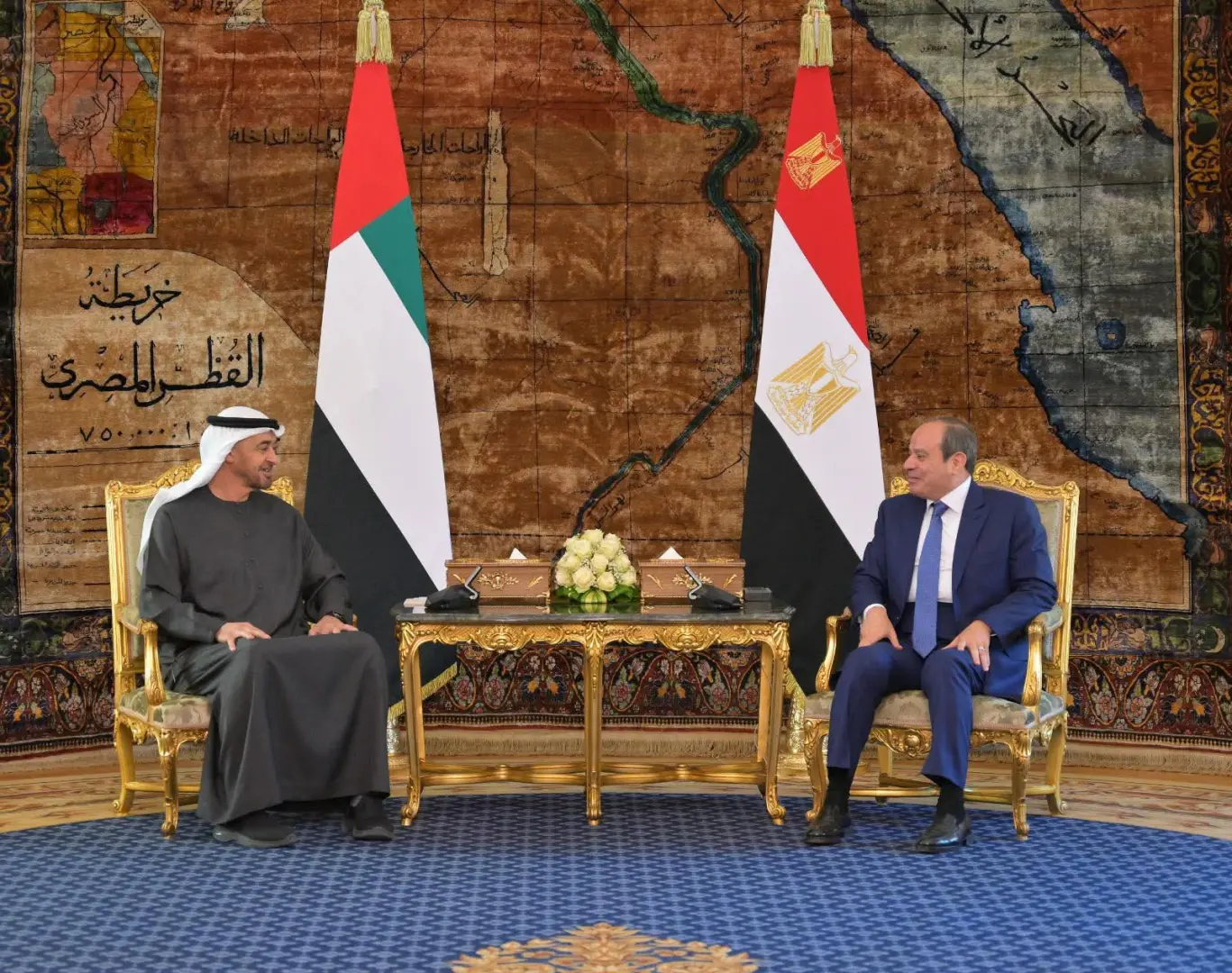 الرئيسان السيسي ومحمد بن زايد يرحبان باتفاق وقف الحرب مع إيران وإعادة فتح مضيق هرمز