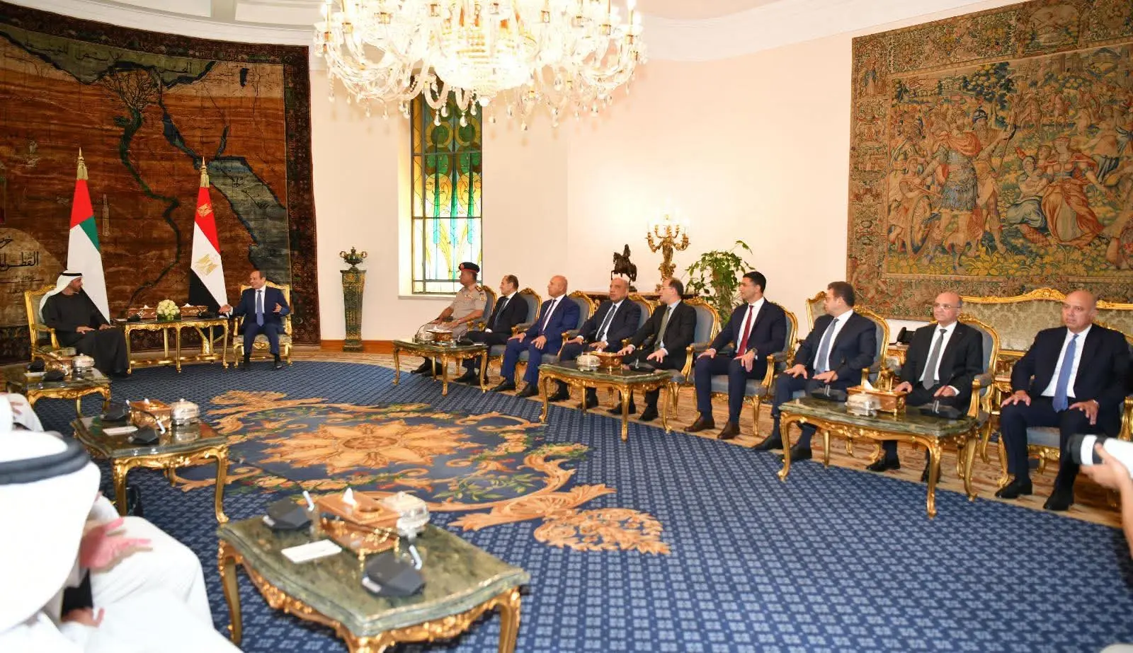 الرئيسان السيسي ومحمد بن زايد يرحبان باتفاق وقف الحرب مع إيران وإعادة فتح مضيق هرمز