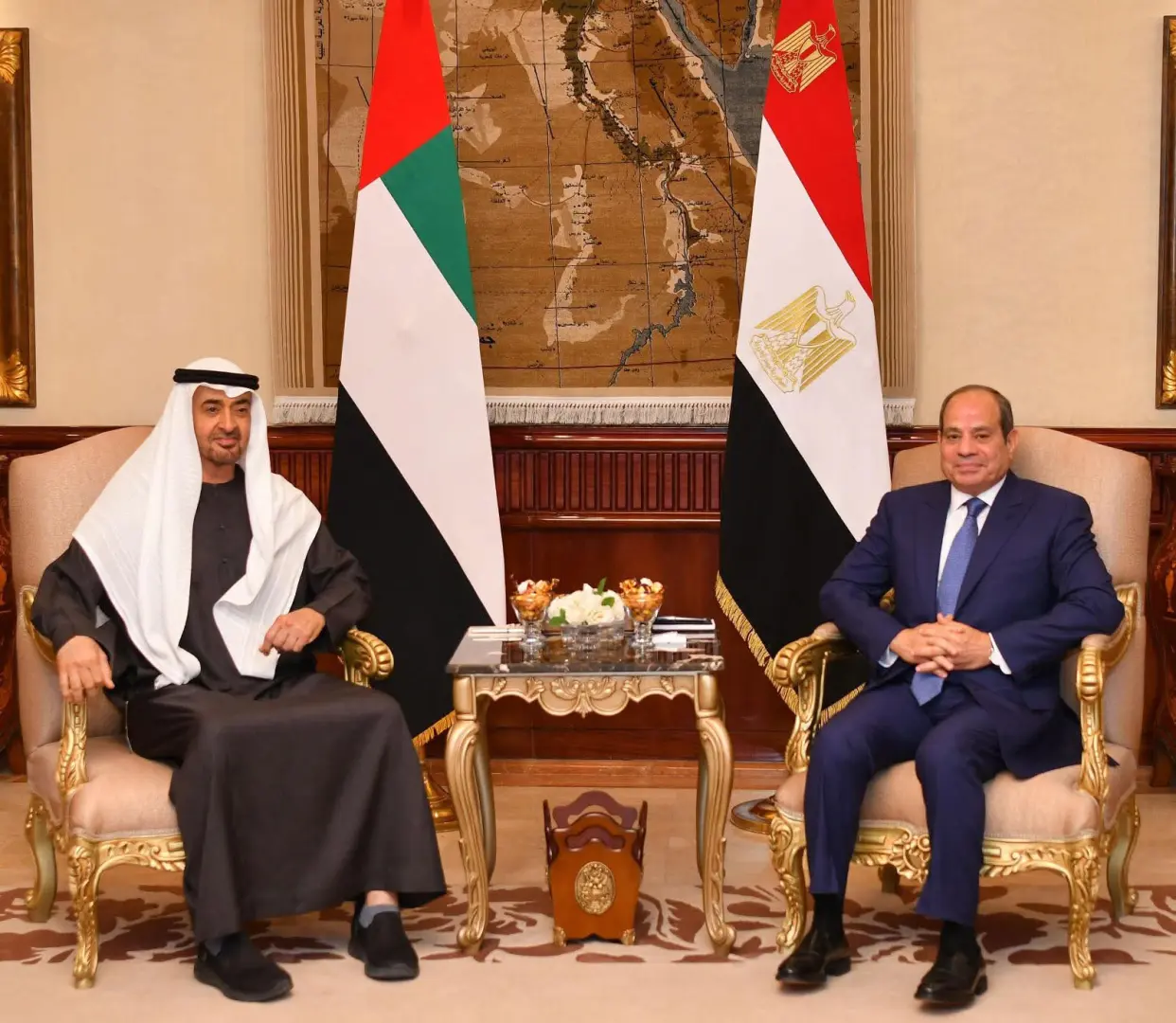 الرئيسان السيسي ومحمد بن زايد يرحبان باتفاق وقف الحرب مع إيران وإعادة فتح مضيق هرمز