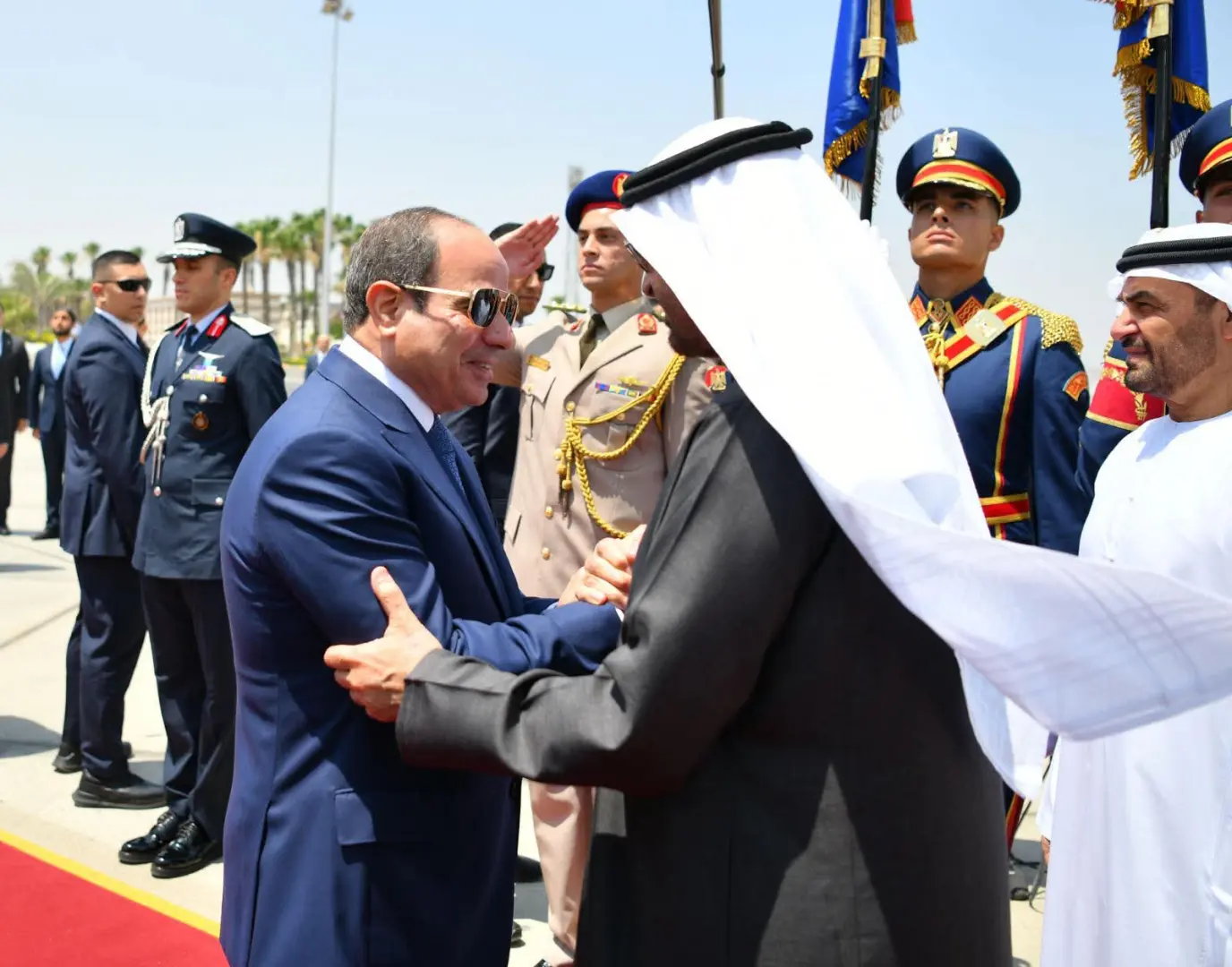 الرئيسان السيسي ومحمد بن زايد يرحبان باتفاق وقف الحرب مع إيران وإعادة فتح مضيق هرمز