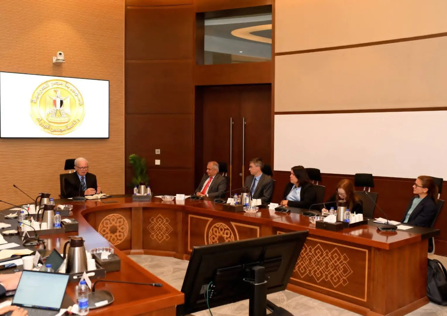 نائب رئيس الوزراء للشؤون الاقتصادية يبحث مع البنك الدولي تعزيز التعاون المشترك