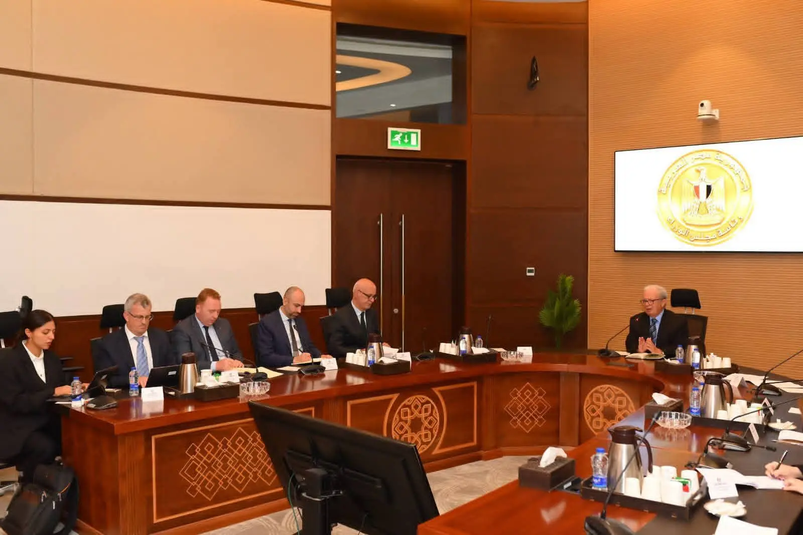 نائب رئيس الوزراء للشؤون الاقتصادية يبحث مع البنك الدولي تعزيز التعاون المشترك