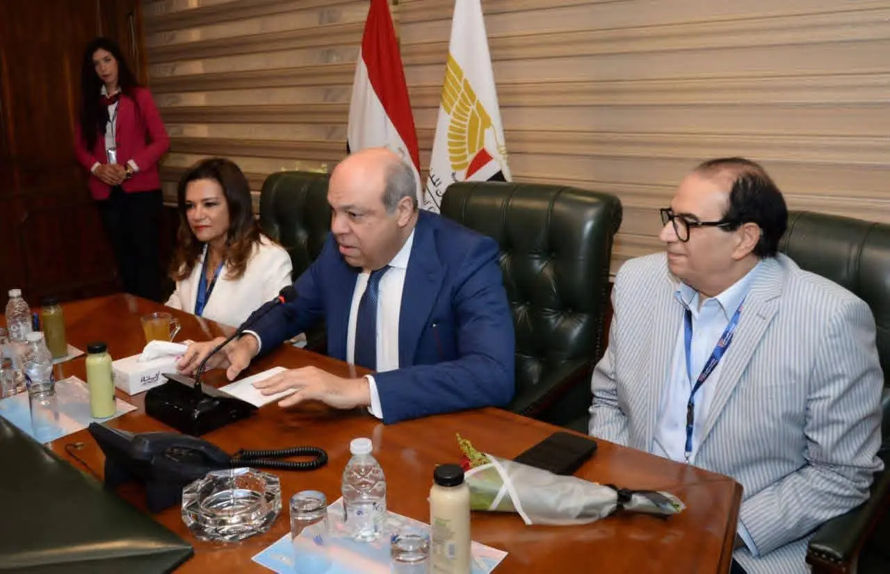 وزارة الطيران تستقبل وفدًا برلمانيًا لمتابعة مشروعات التطوير والتحديث