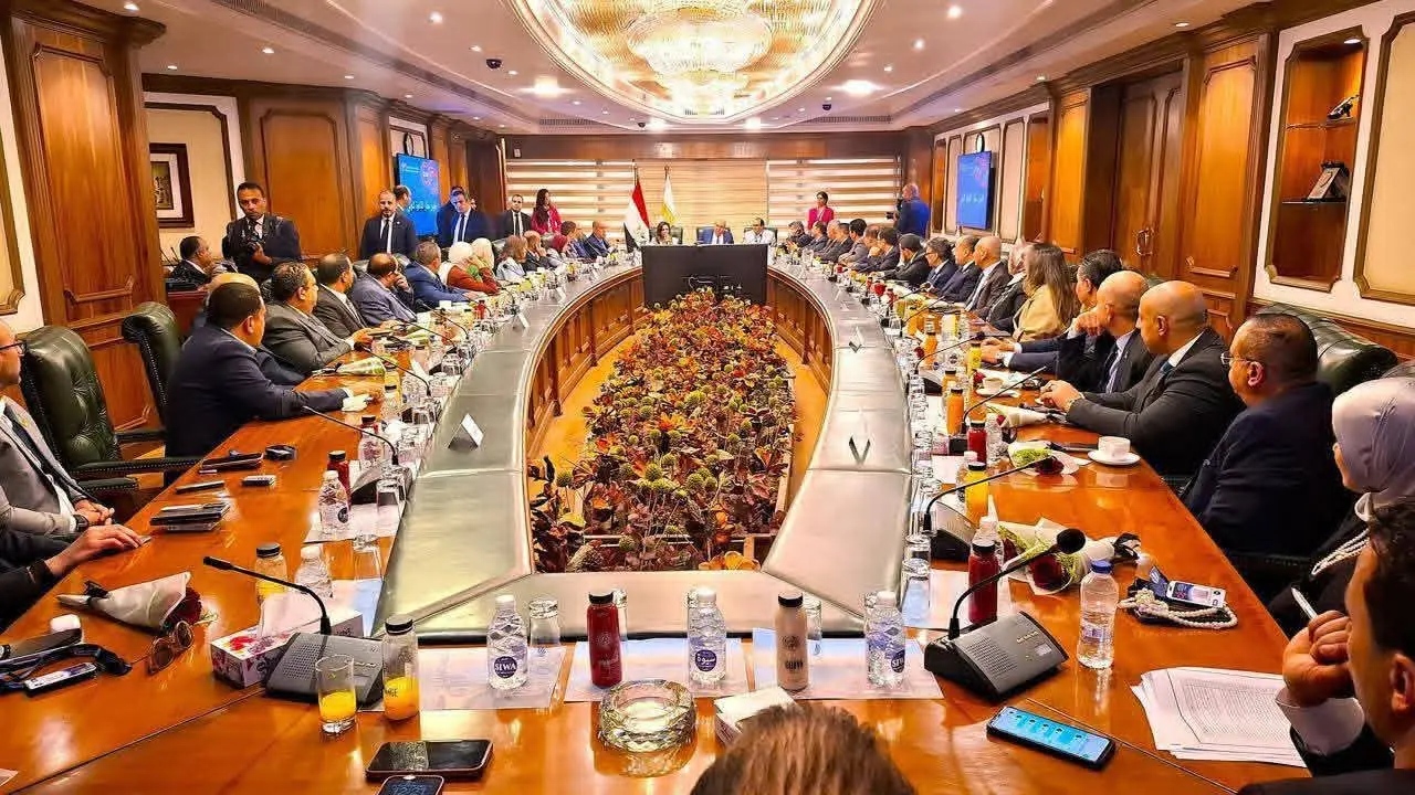 وزارة الطيران تستقبل وفدًا برلمانيًا لمتابعة مشروعات التطوير والتحديث