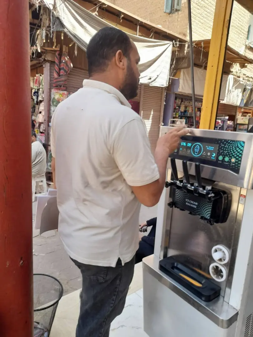 ضبط «ثاني أكسيد التيتانيوم» المحظور داخل عصارات قصب في قنا