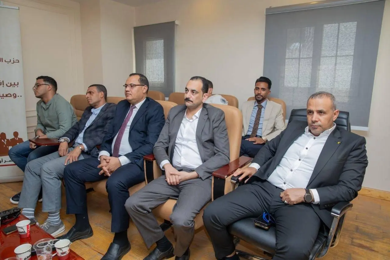 "الشعب الجمهوري" يعقد سلسلة اجتماعات تنظيمية مع أمانات المحافظات استعدادًا للمرحلة المقبلة - 1000678417