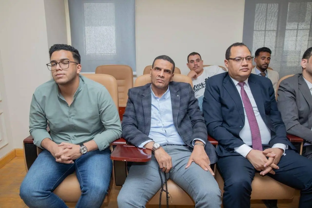 "الشعب الجمهوري" يعقد سلسلة اجتماعات تنظيمية مع أمانات المحافظات استعدادًا للمرحلة المقبلة - 1000678462
