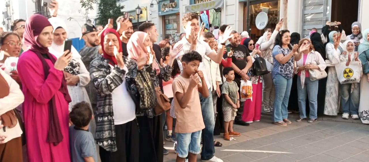 من عَبَق التاريخ إلى أنغام الحاضر: «شارع النبي دانيال» بالإسكندرية يتحول إلى «شارع الفن» - 1000684155
