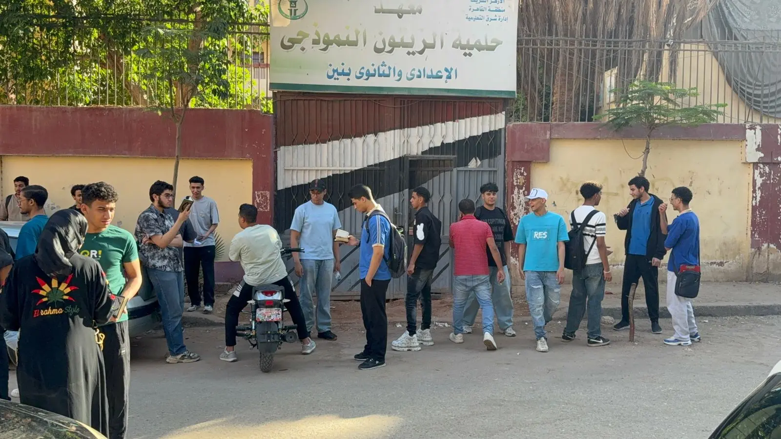 مسكين المصاحف بيراجعوا.. طلاب الثانوية الأزهرية يتوافدون على لجان الامتحانات - 1000684482