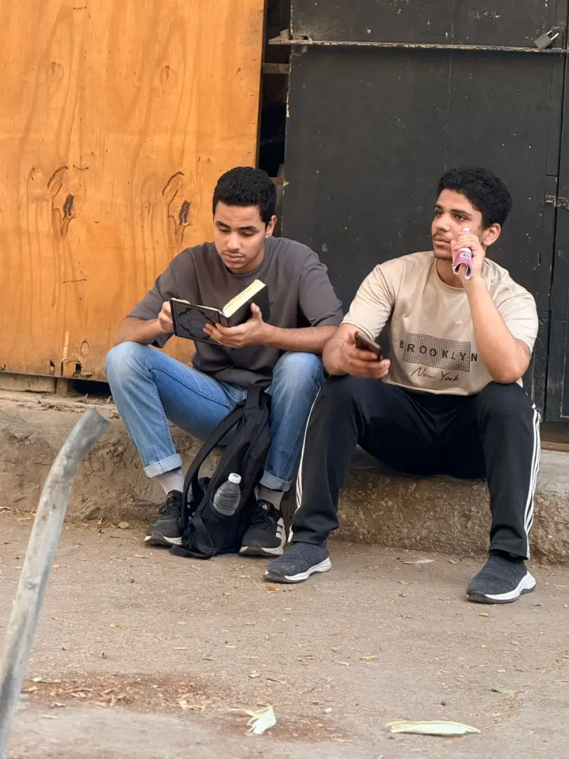 مسكين المصاحف بيراجعوا.. طلاب الثانوية الأزهرية يتوافدون على لجان الامتحانات - 1000684486