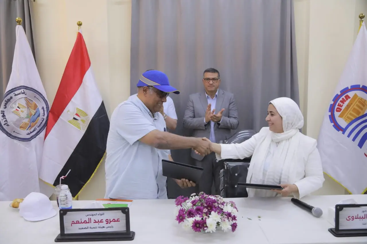 رئيس هيئة تنمية الصعيد ومحافظ قنا يضعان حجر الأساس لمشروع شتلات قصب السكر
