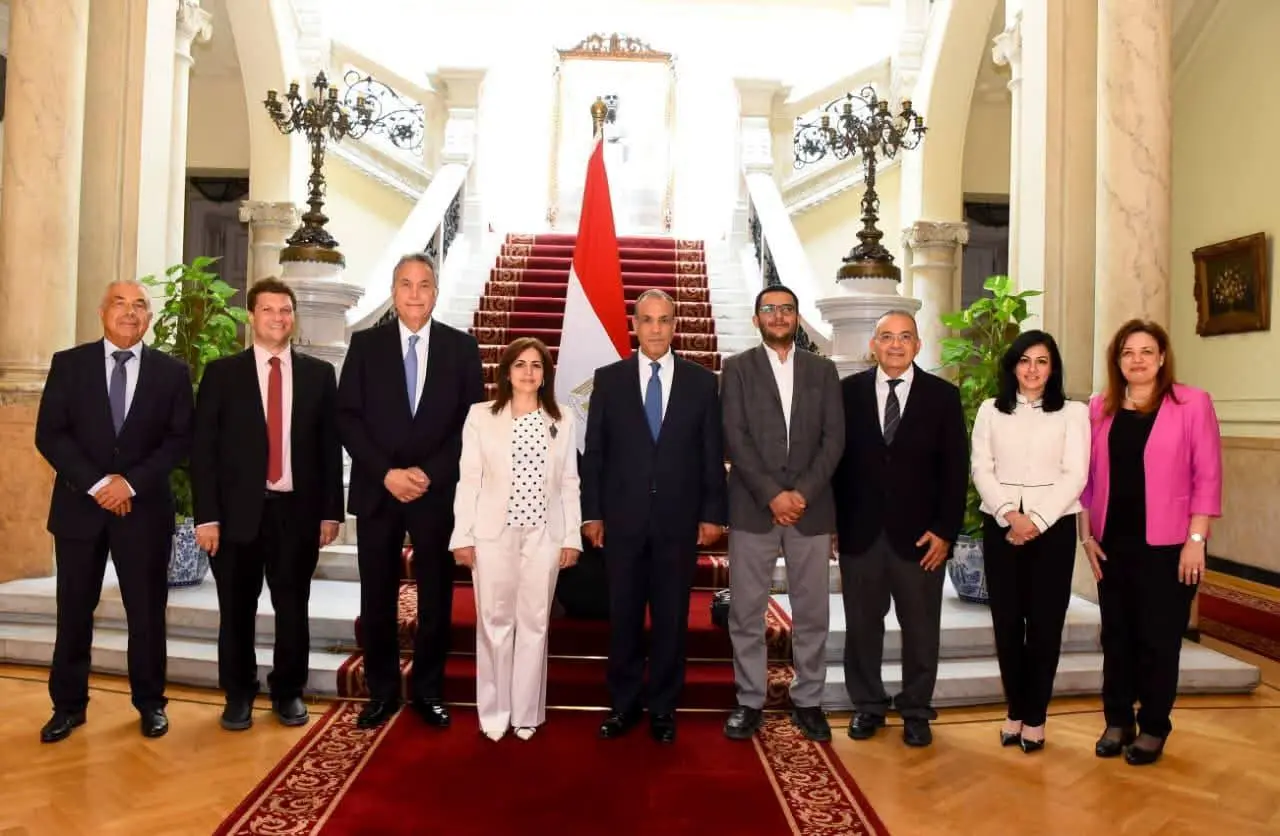 بدر عبد العاطي يشيد بنتائج القافلة الطبية المصرية في أفريقيا
