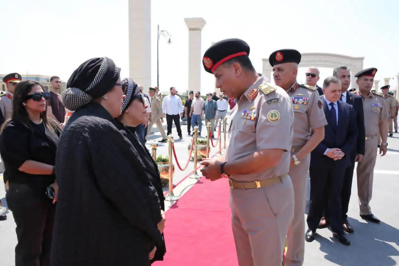 وزير الدفاع يتقدم الجنازة العسكرية للفريق يوسف عفيفي أحد أبطال حرب أكتوبر