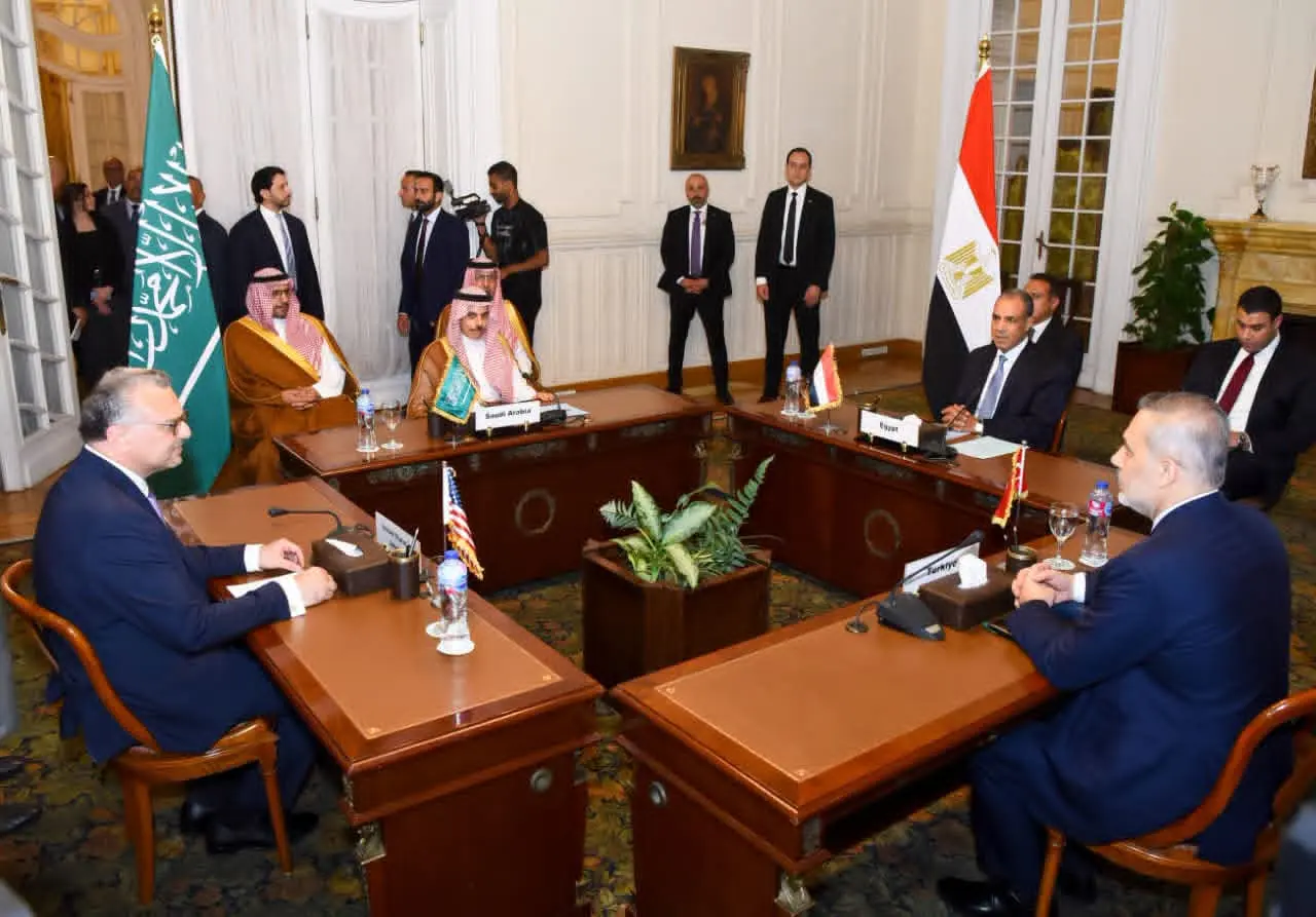 وزير الخارجية يبحث مع نظيريه السعودي والتركي ومستشار الرئيس الأمريكي تطورات الأوضاع الإقليمية