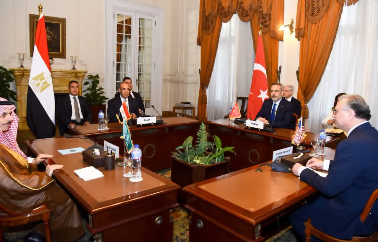 وزير الخارجية يبحث مع نظيريه السعودي والتركي ومستشار الرئيس الأمريكي تطورات الأوضاع الإقليمية