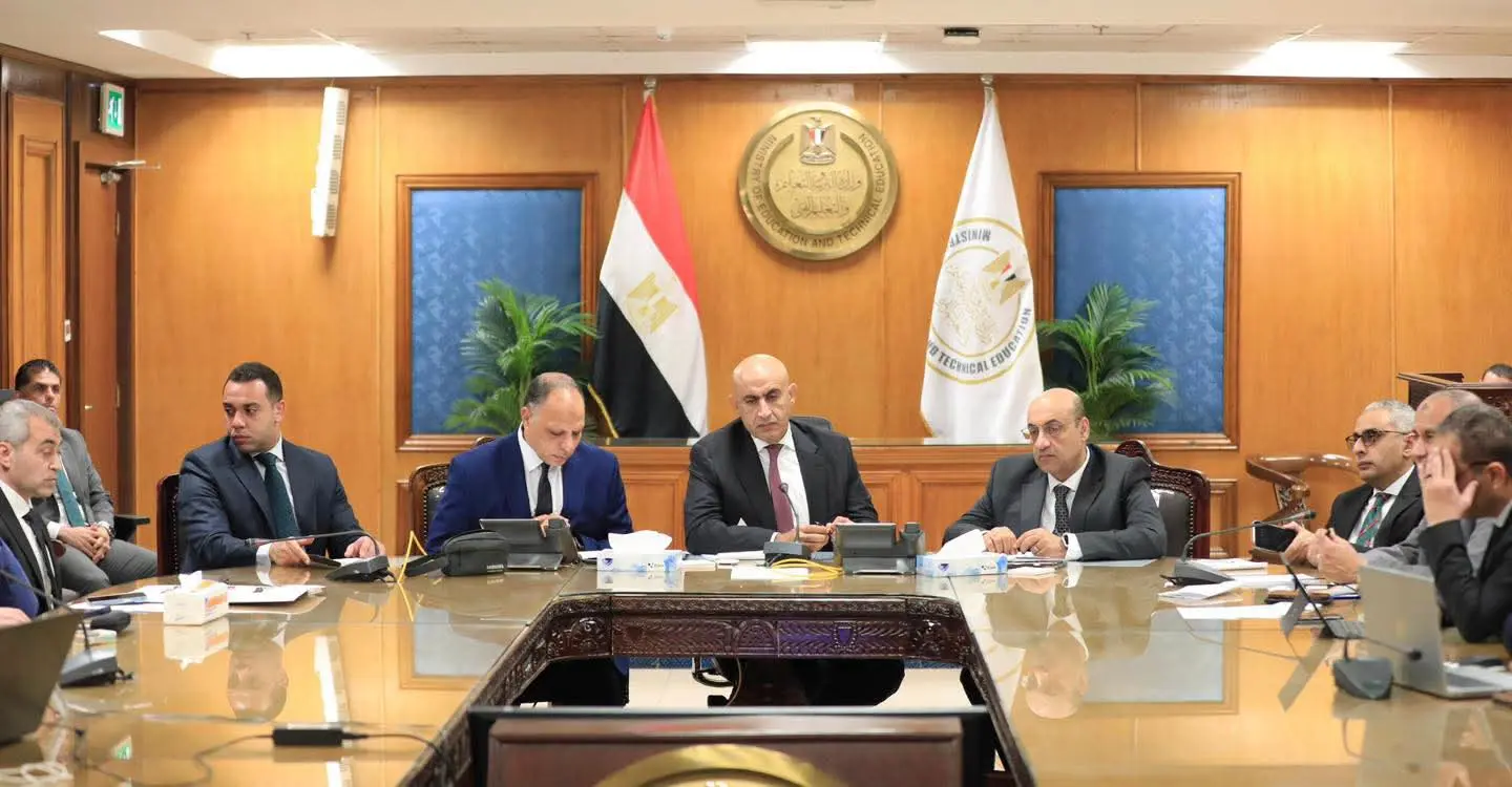 وزير التعليم يتابع انتظام أول أيام امتحانات الثانوية العامة من غرفة العمليات المركزية