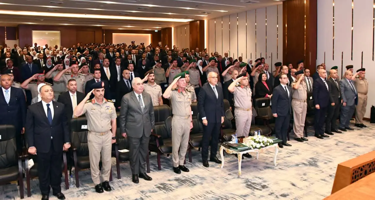 الأكاديمية العسكرية المصرية تحتفل بتخريج دورة تأهيل المرشحين للتعيين بعدد من الوزارات