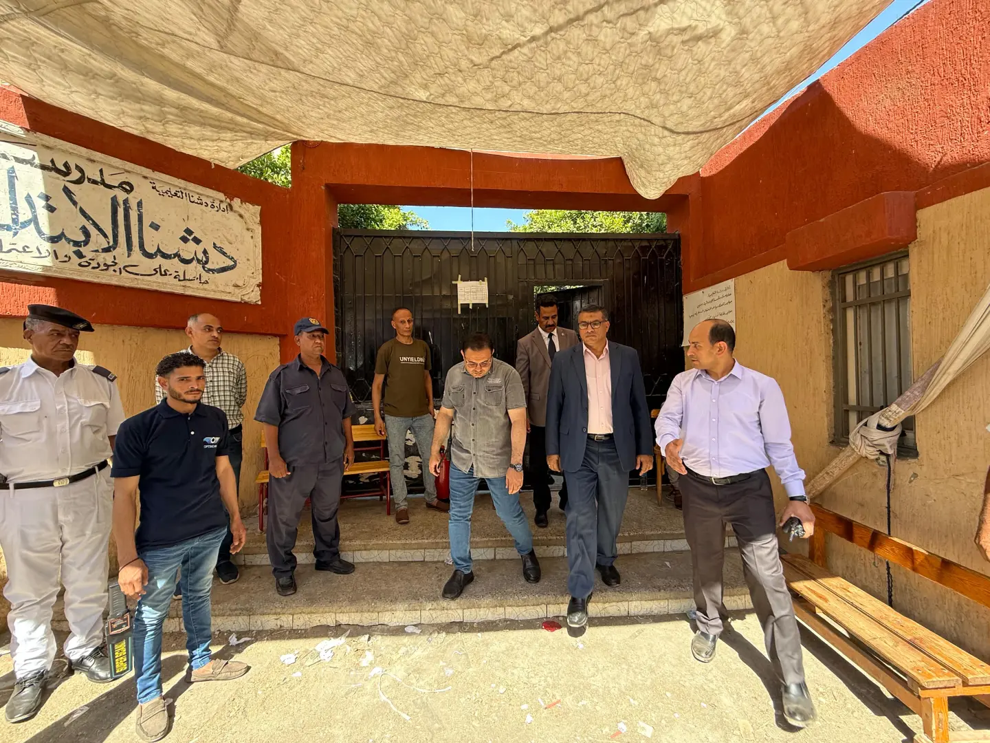 محافظ قنا يتابع امتحانات الثانوية العامة ويؤكد انتظام اللجان