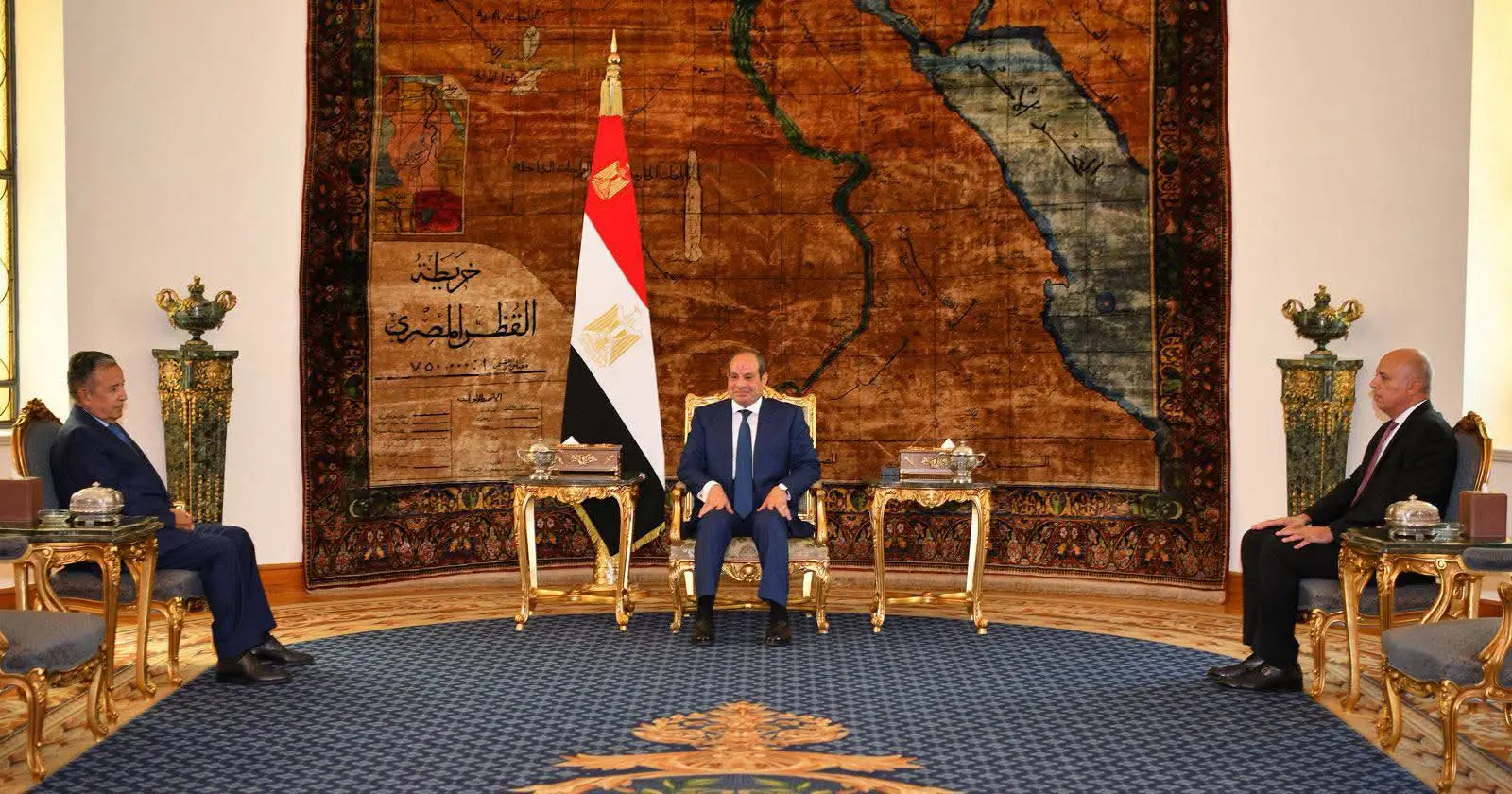 الرئيس السيسي يستقبل نبيل فهمي ويؤكد دعم مصر لترشحه لمنصب الأمين العام لجامعة الدول العربية