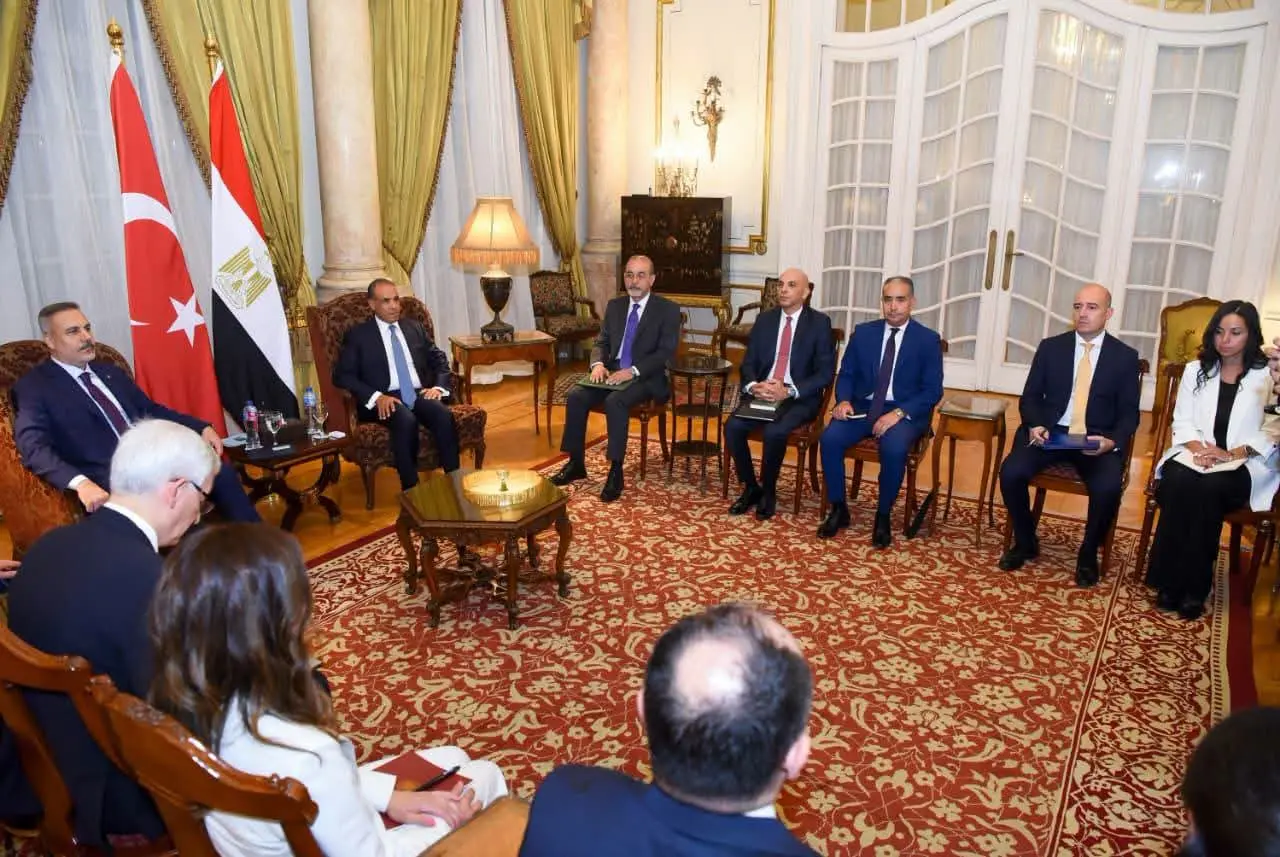 القاهرة وأنقرة تؤكدان أهمية التنسيق المشترك في القضايا الإقليمية والدولية