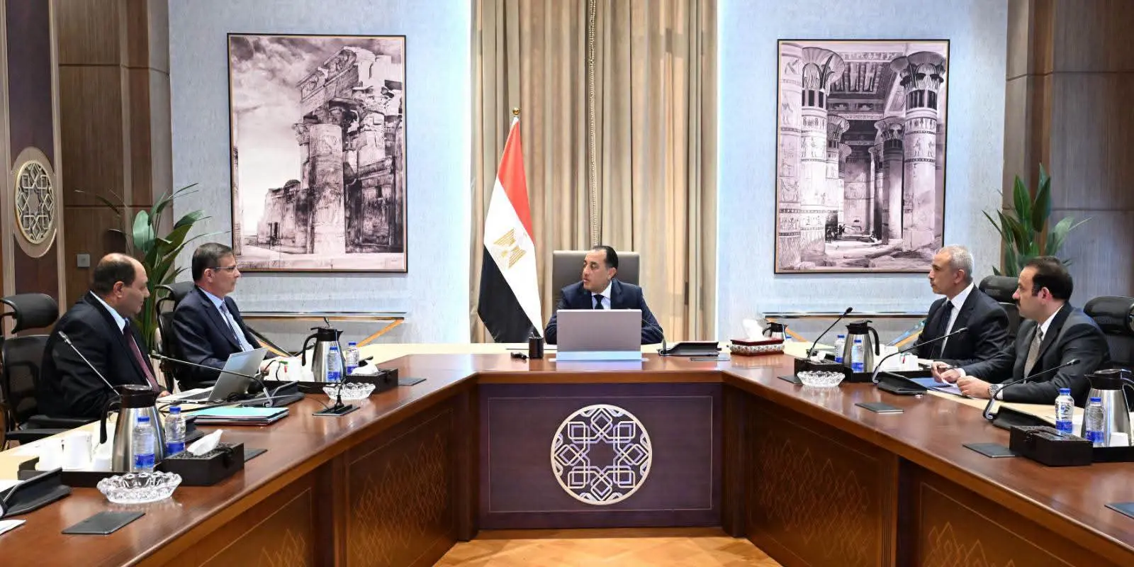 رئيس الوزراء يبحث التوسع في إنشاء محطات حديثة للثروة الحيوانية