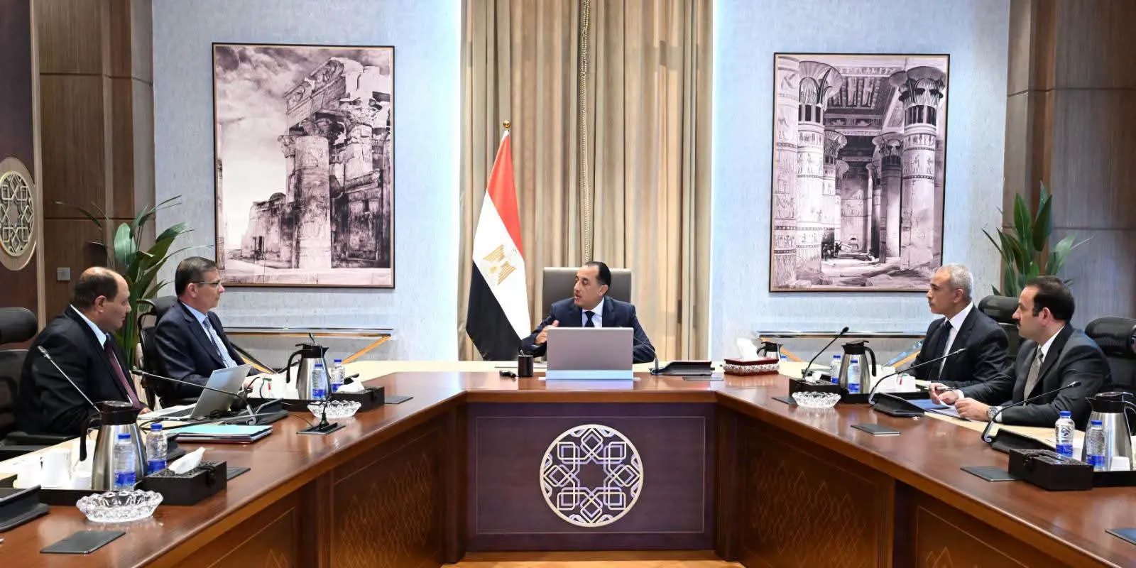 رئيس الوزراء يبحث التوسع في إنشاء محطات حديثة للثروة الحيوانية