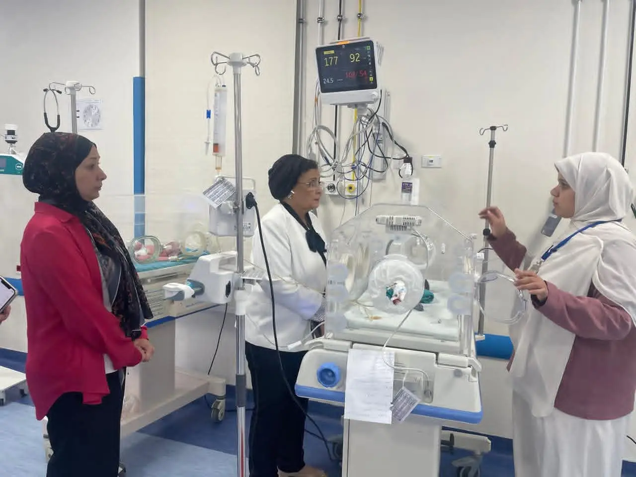 في زيارة مفاجئة.. نائب وزير الصحة تتفقد مستشفى ديروط المركزي بأسيوط