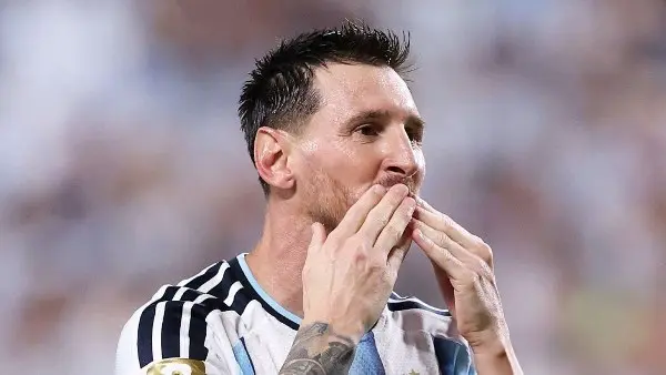 بالأرقام.. هكذا حطم ميسي تاريخ كأس العالم بثلاثية الجزائر