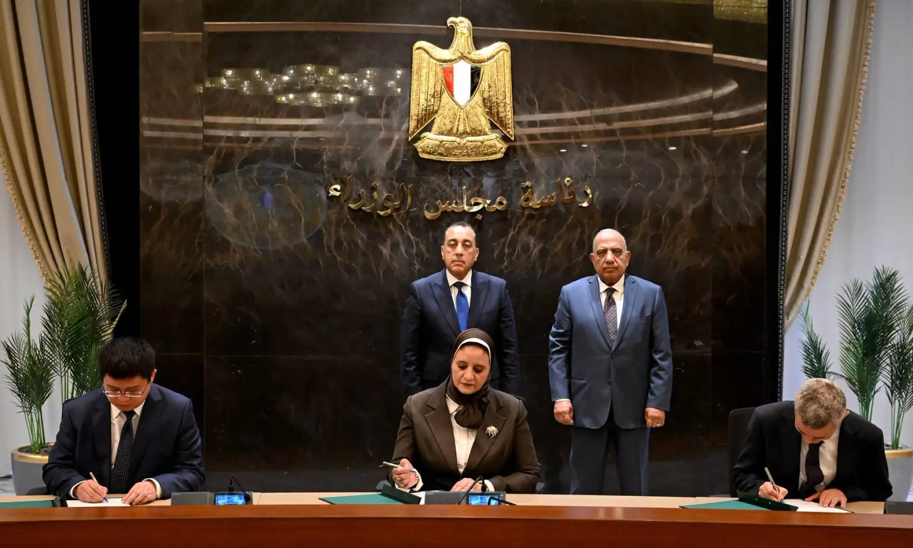 مدبولي يشهد توقيع مذكرة تفاهم لإنشاء أول مصنع لتوربينات الرياح ومشروع طاقة بقدرة 2000 ميجاوات