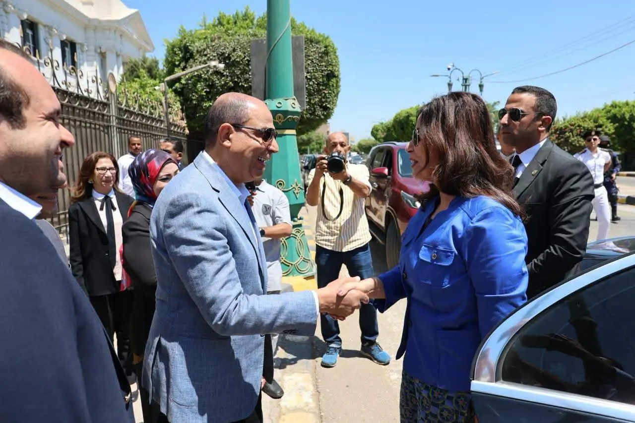 وزيرة الثقافة تفتتح ملتقى أدباء وسط الصعيد خلال زيارتها للمنيا