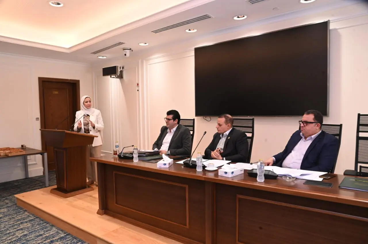 نجوى الألفي تفتح ملف مشروعات مياه الشرب والصرف الصحي المتعثرة بأبو كبير