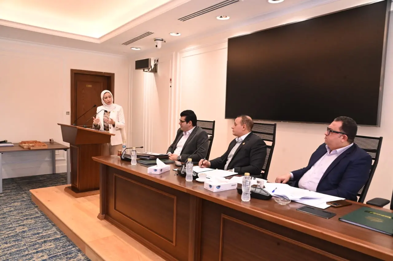 نجوى الألفي تفتح ملف مشروعات مياه الشرب والصرف الصحي المتعثرة بأبو كبير
