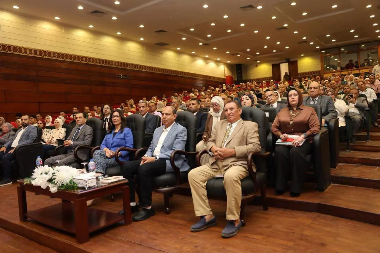 وزيرة الثقافة ومحافظ المنيا يفتتحان الملتقى الإقليمي الـ23 لأدباء وسط الصعيد