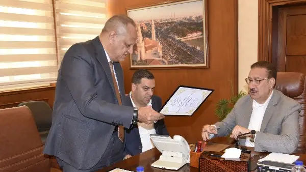 وجاء اعتماد نتيجة الصف الثالث الإعدادي ببورسعيد بحضور الدكتور عمرو عثمان نائب المحافظ، والأستاذ محمود بدوي وكيل وزارة التربية والتعليم، والأستاذ الحسيني راغب مدير التعليم العام، ليعلن بذلك الستار عن المؤشرات النهائية لطلاب الشهادة الإعدادية.